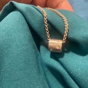 Elegant white gold Pendant Necklace